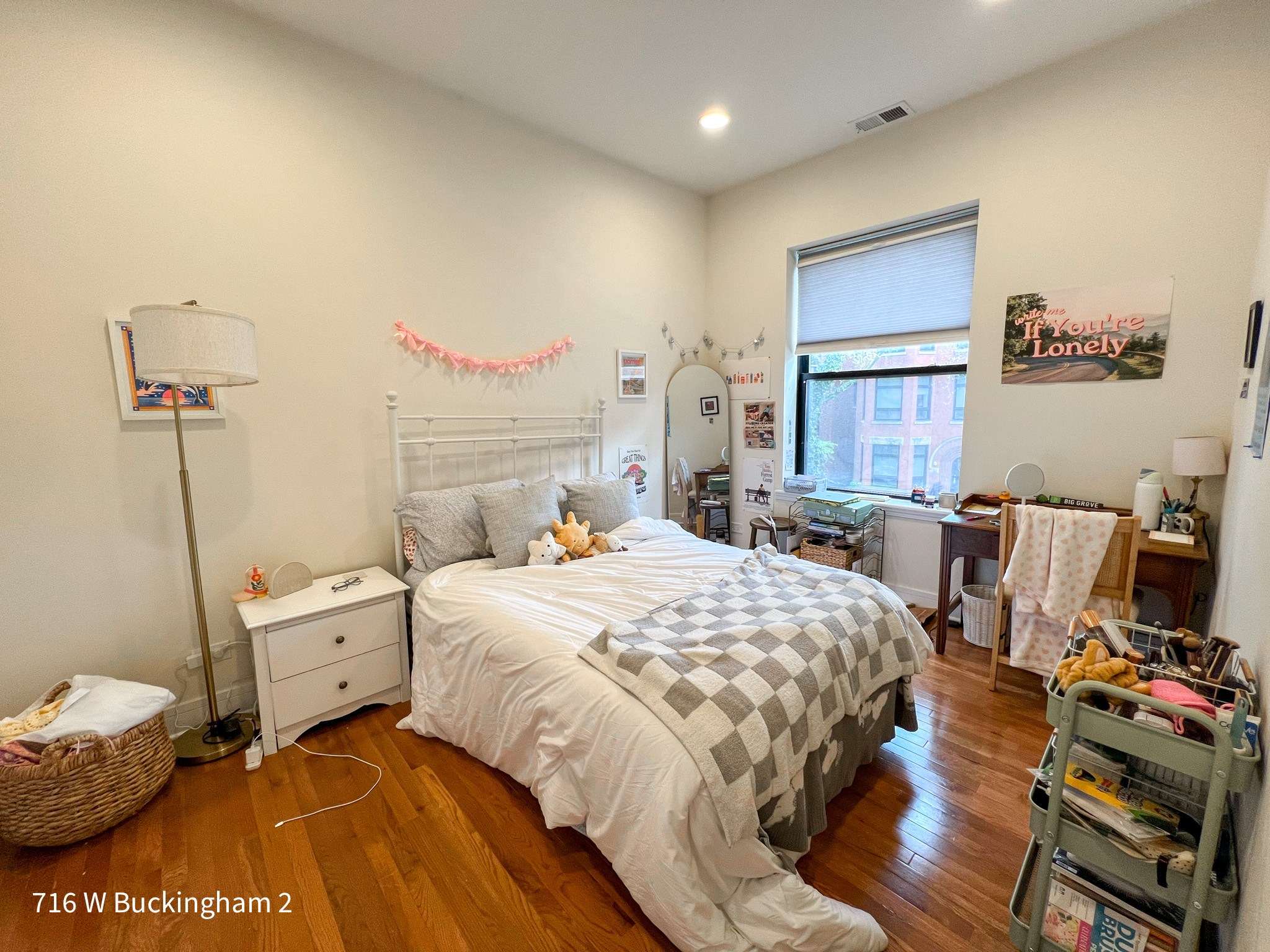 710-16 W Buckingham Pl 710-16 W Buckingham Pl, Chicago, IL 60657 - Leasing by Cross Street